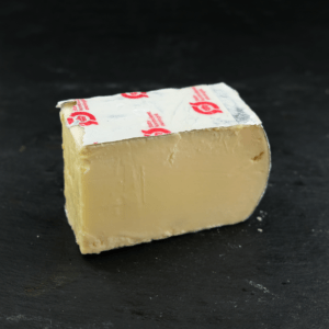 Gammel Jens Danbo ost 45+ Ekstra Lagret, er produceret af økologisk, dansk mælk på Them Mejeri og forhandles eksklusivt af Osten ved Kultorvet.